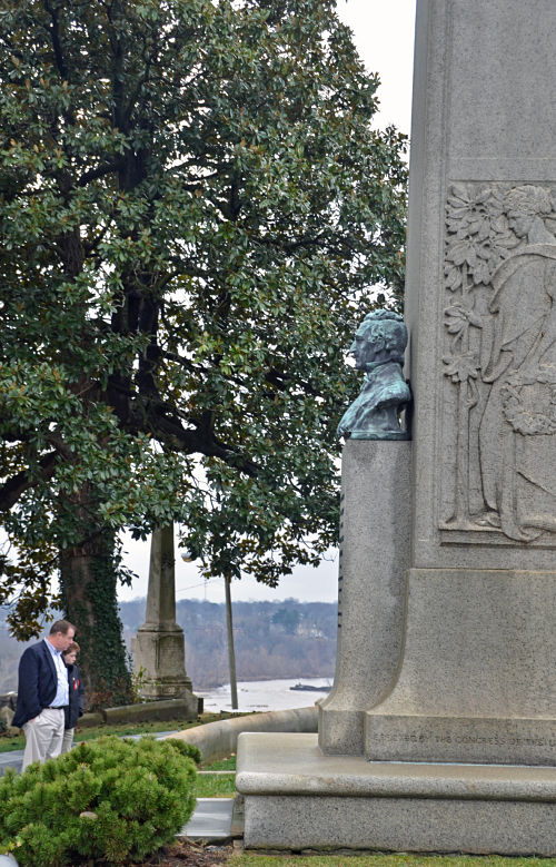 New-Year_Hollywood-Cemetery_President-Tyler