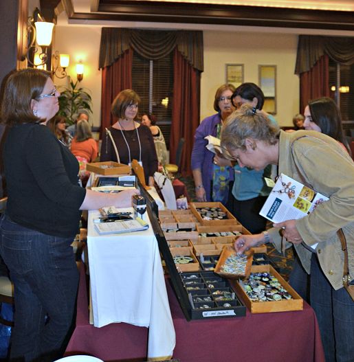 Jenny Davies Reazor's booth at artBLISS