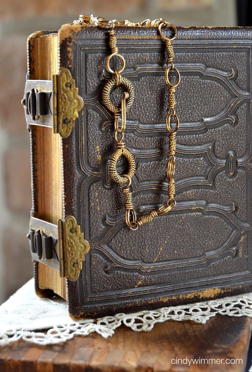 Inner Circle wirework necklace by Cindy Wimmer